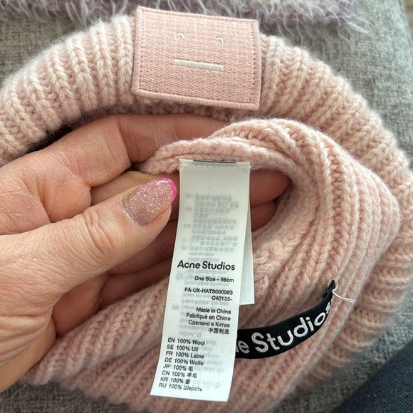 Acne hat - Picture 3 of 3